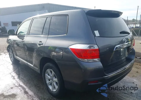 2011 Toyota Highlander Base V6 from USA, damaged, VIN 5TDBK3EHXBS066333